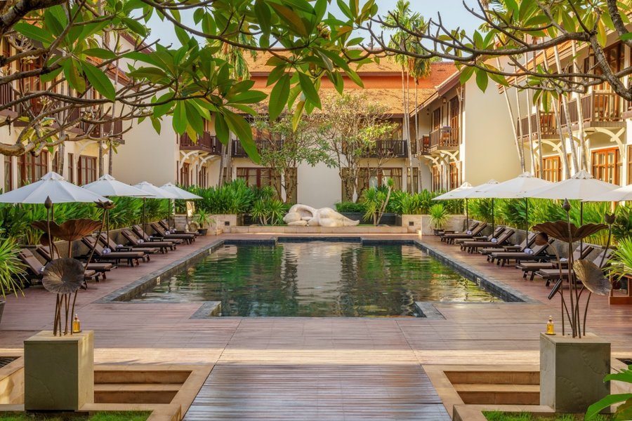 Anantara_Angkor_Resort_Pool_view.jpg